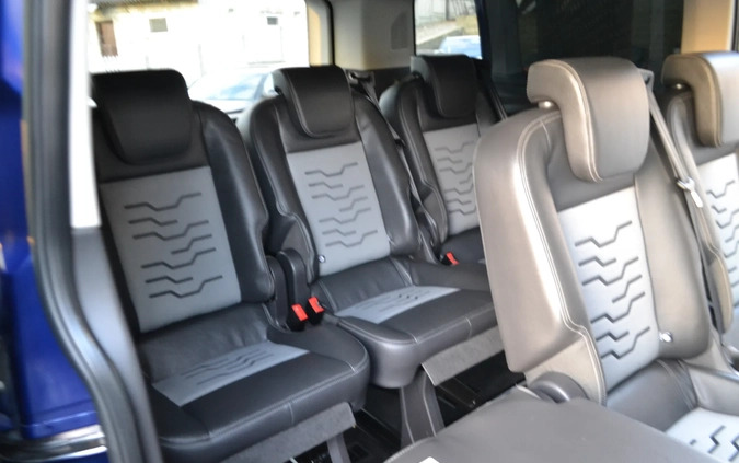 Ford Tourneo Custom cena 81500 przebieg: 207000, rok produkcji 2018 z Bełżyce małe 704
